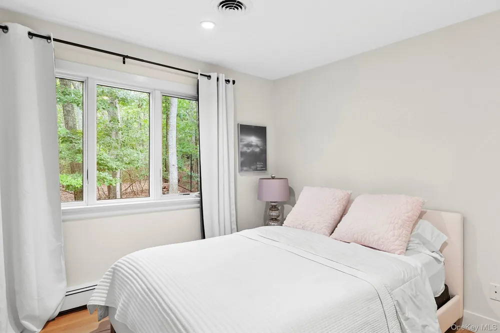 2723 Deerfield Road Southampton, NY 11963