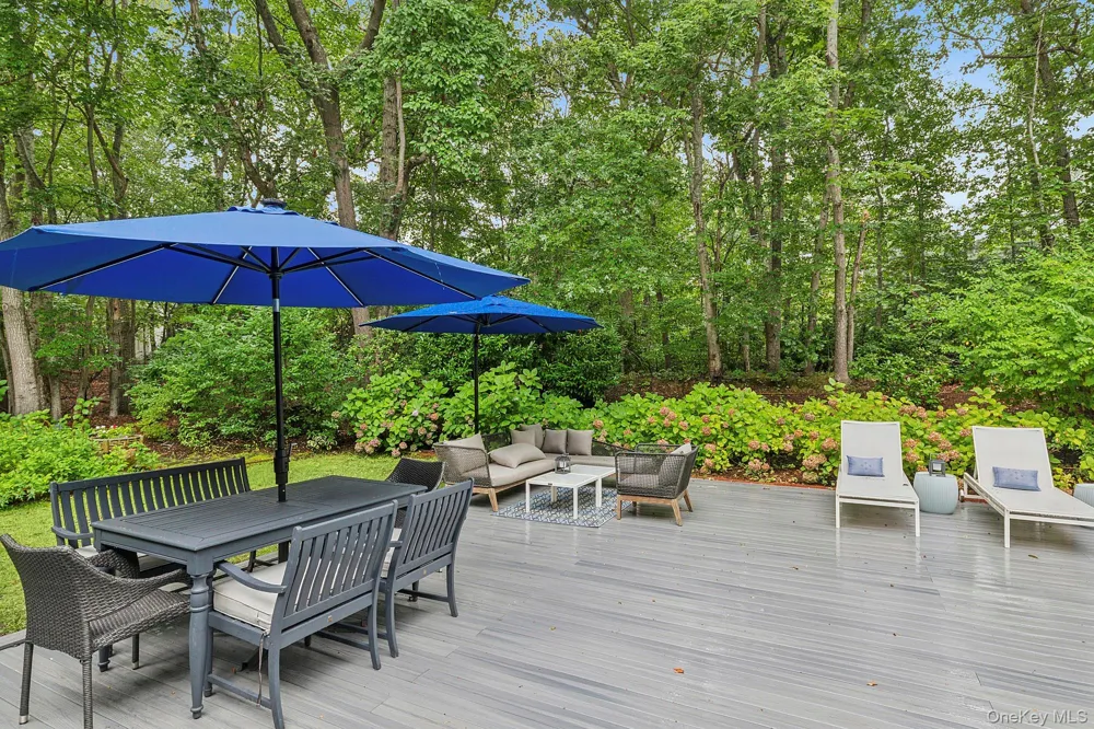 2723 Deerfield Road Southampton, NY 11963