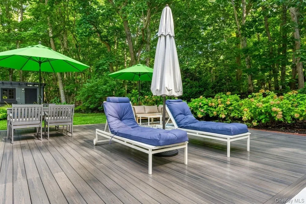 2723 Deerfield Road Southampton, NY 11963