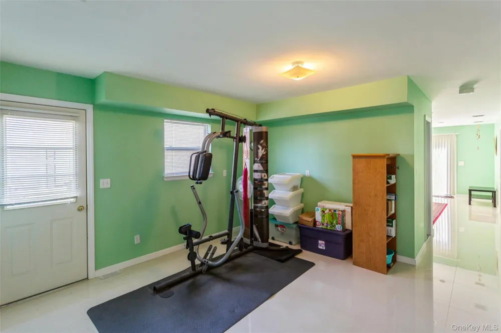 2929 Rockaway Avenue Oceanside, NY 11572