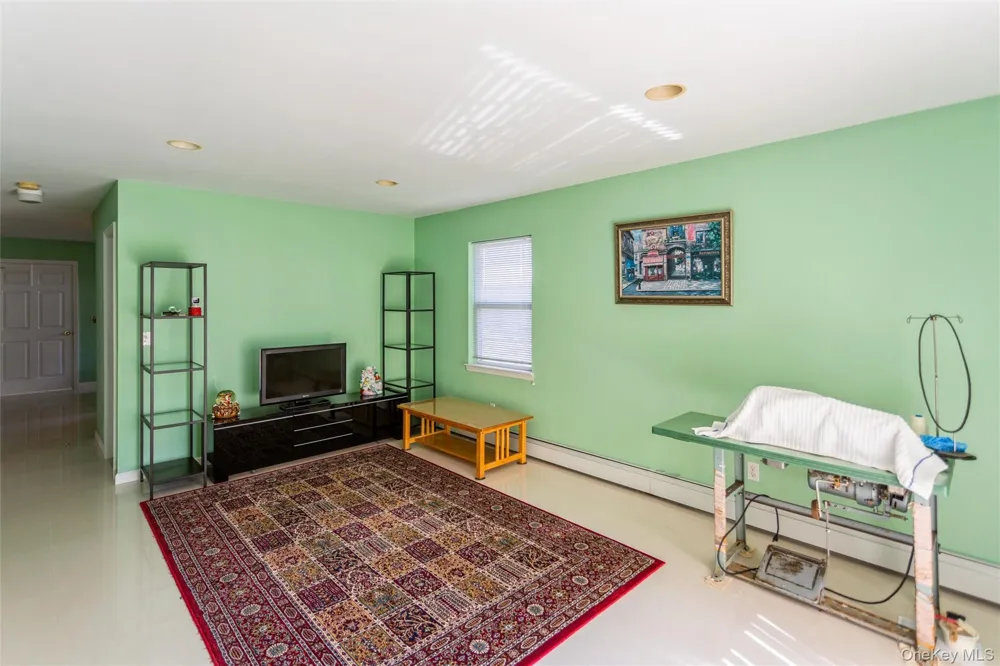 2929 Rockaway Avenue Oceanside, NY 11572