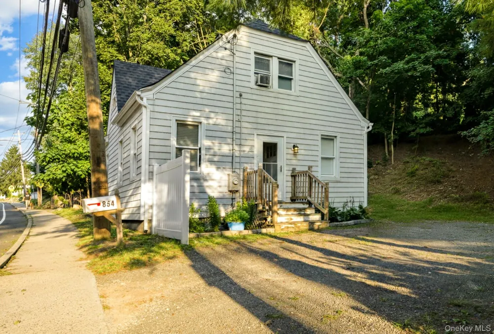 864 Fort Salonga Road Northport, NY 11768