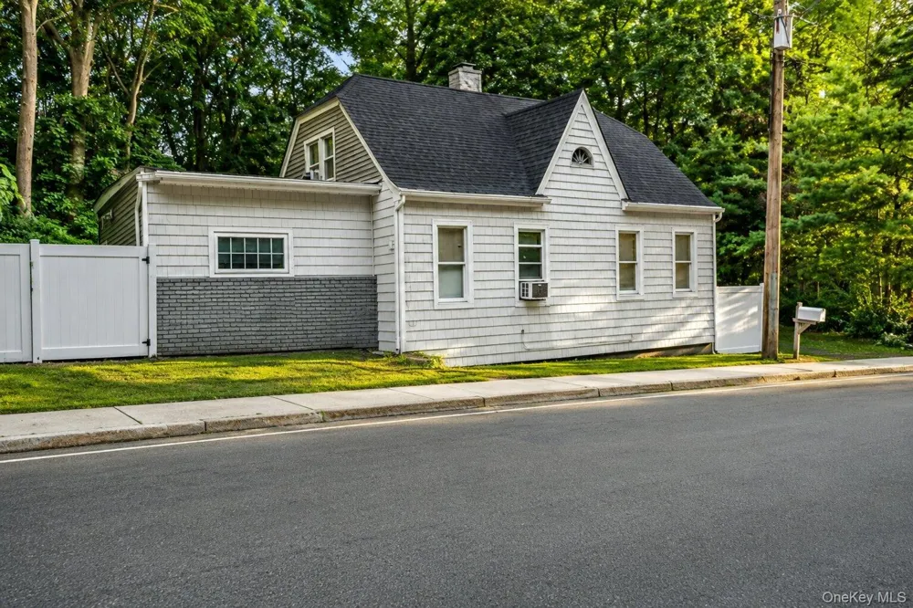 864 Fort Salonga Road Northport, NY 11768