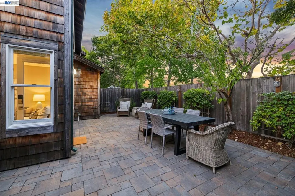 641 Centre Ct Alameda, CA 94502
