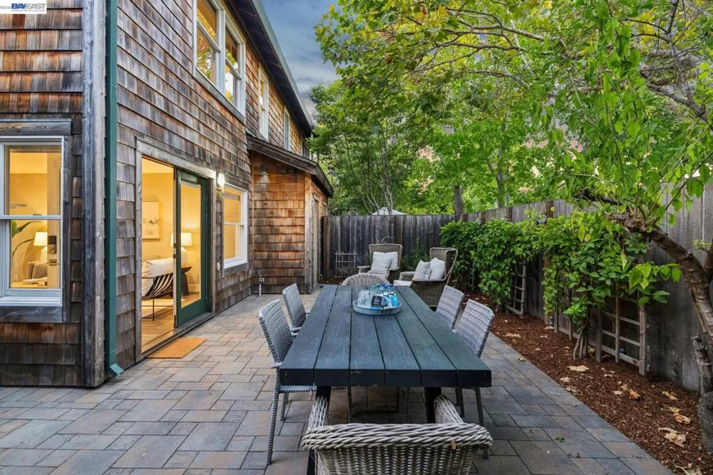 641 Centre Ct Alameda, CA 94502