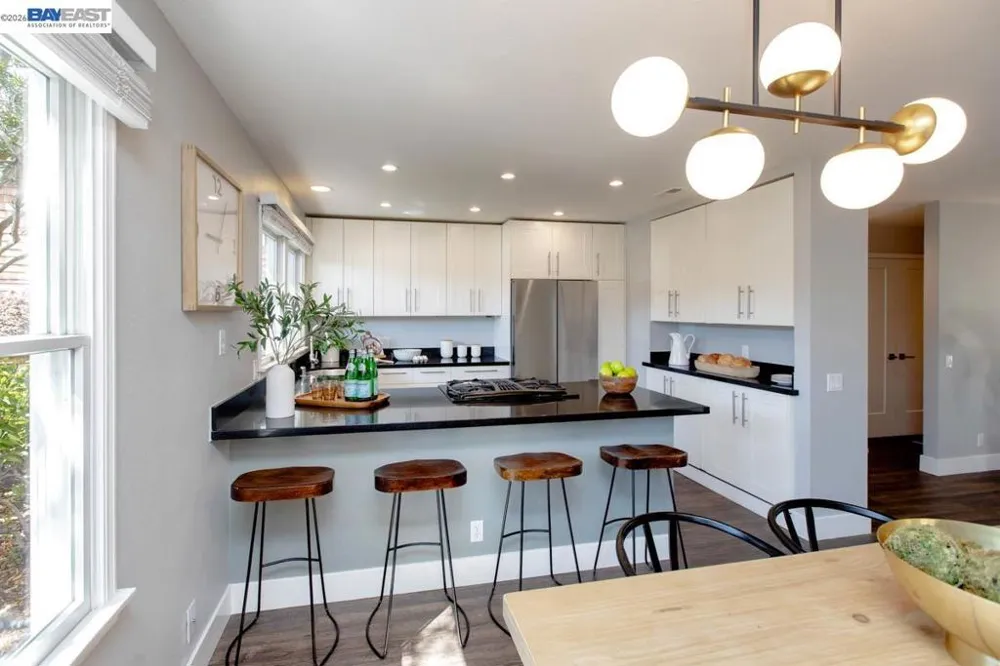 641 Centre Ct Alameda, CA 94502