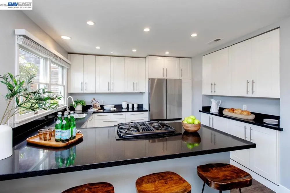 641 Centre Ct Alameda, CA 94502