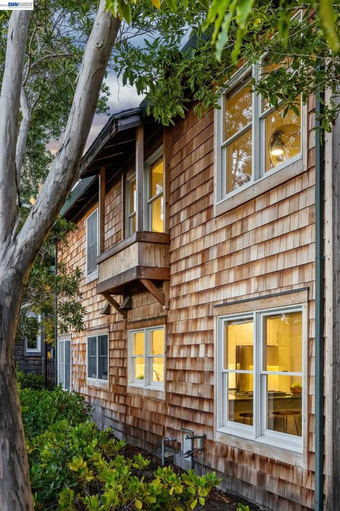 641 Centre Ct Alameda, CA 94502