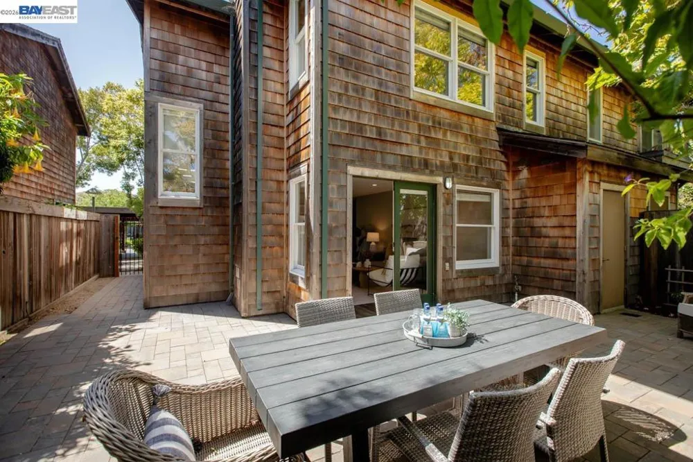 641 Centre Ct Alameda, CA 94502