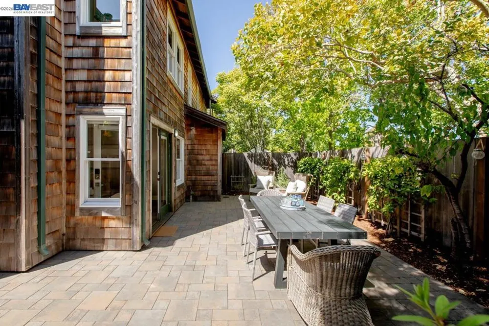641 Centre Ct Alameda, CA 94502
