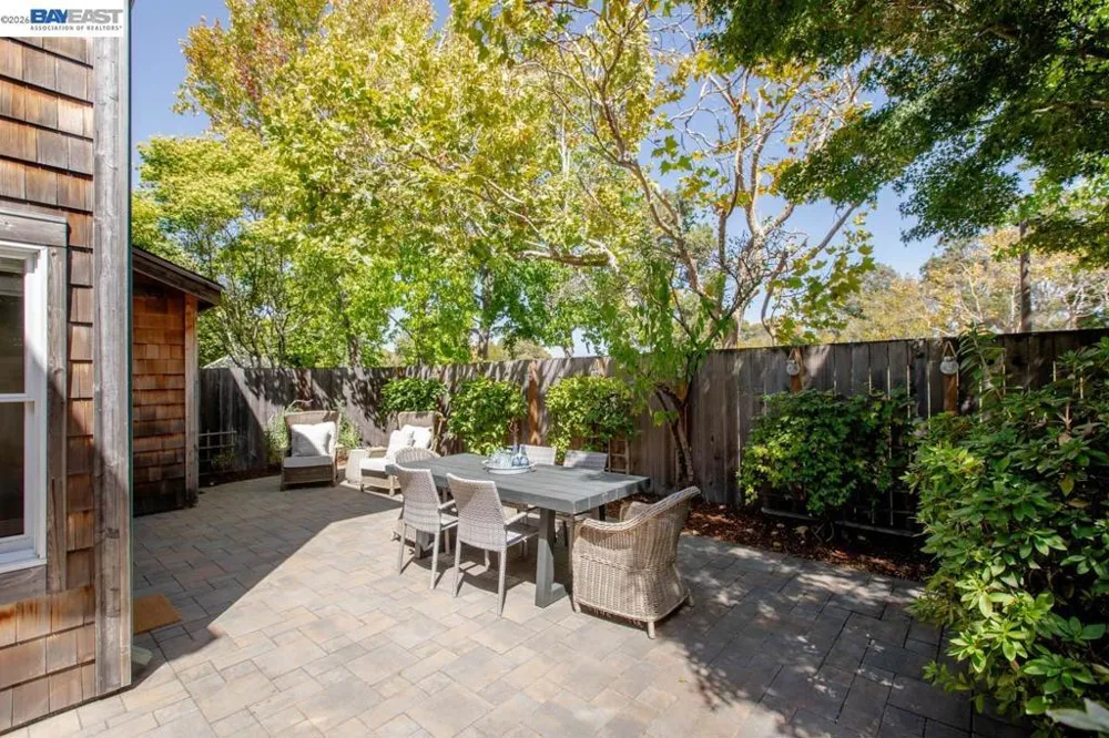 641 Centre Ct Alameda, CA 94502