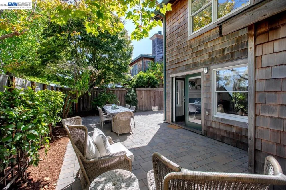641 Centre Ct Alameda, CA 94502
