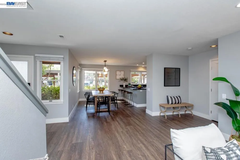 641 Centre Ct Alameda, CA 94502