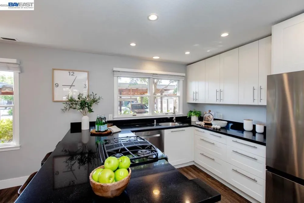 641 Centre Ct Alameda, CA 94502