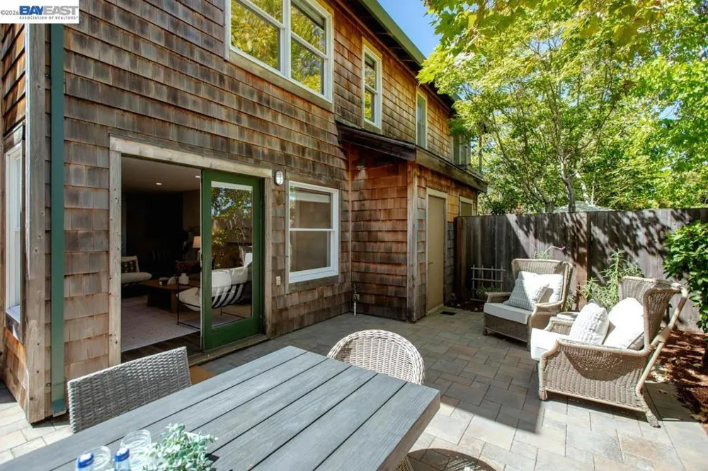 641 Centre Ct Alameda, CA 94502