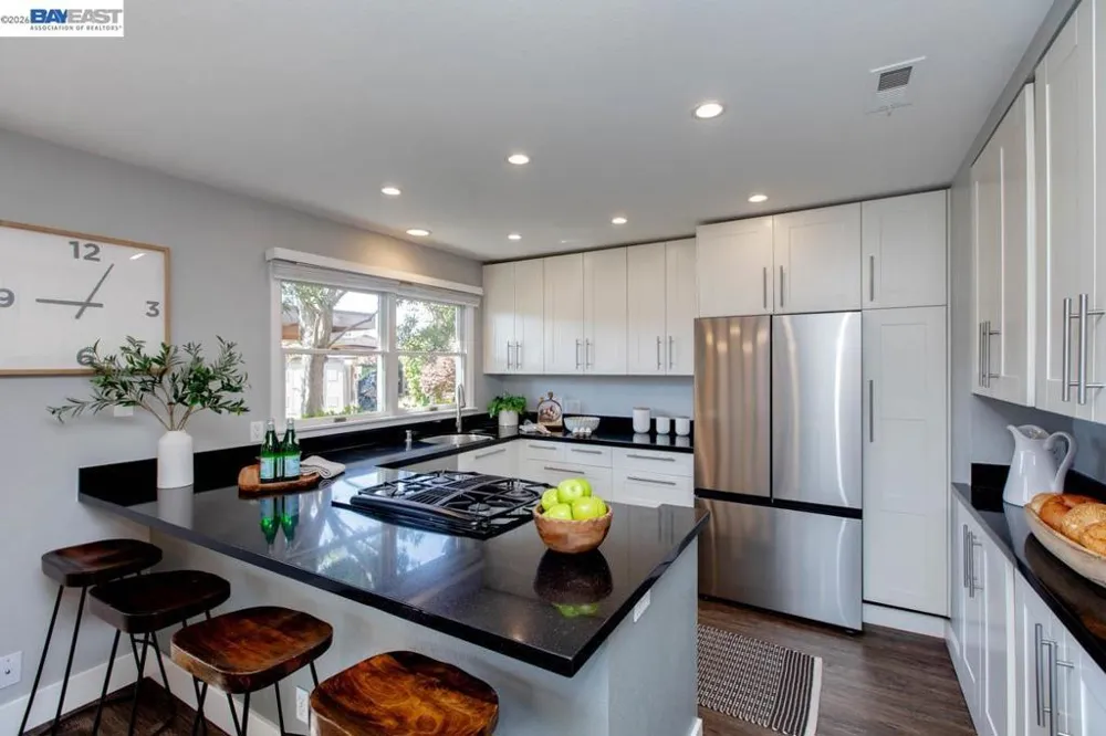 641 Centre Ct Alameda, CA 94502