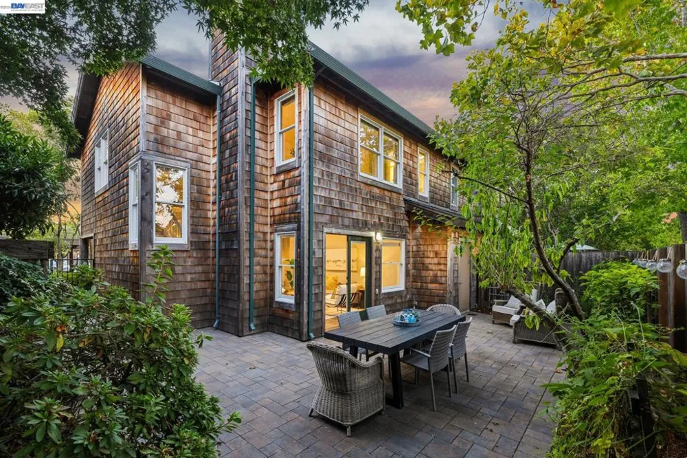 641 Centre Ct Alameda, CA 94502