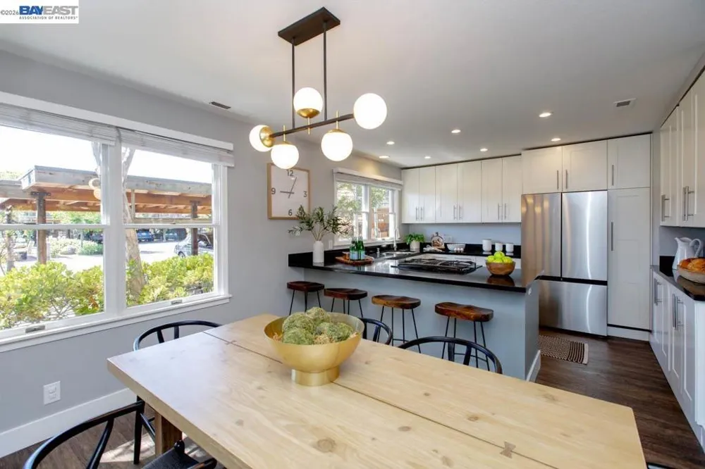 641 Centre Ct Alameda, CA 94502