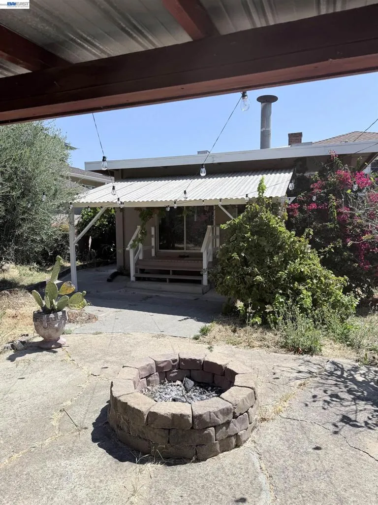 137 Viewmont Avenue Vallejo, CA 94590