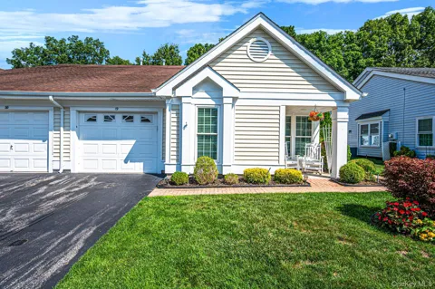 19 Sayville Court
