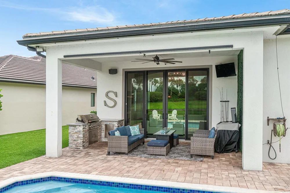 8331 Grand Prix Lane Boynton Beach, FL 33472