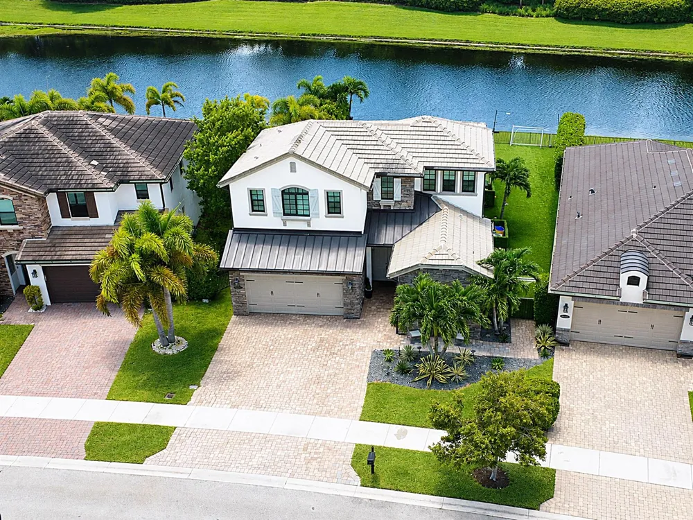 8331 Grand Prix Lane Boynton Beach, FL 33472