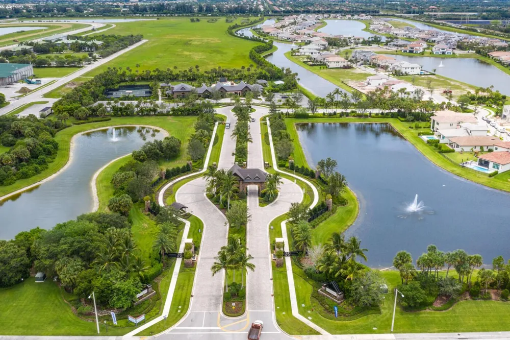 8331 Grand Prix Lane Boynton Beach, FL 33472