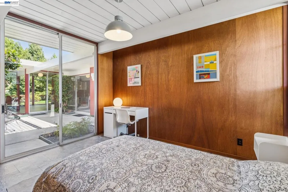 5427 Greenridge Rd Castro Valley, CA 94552