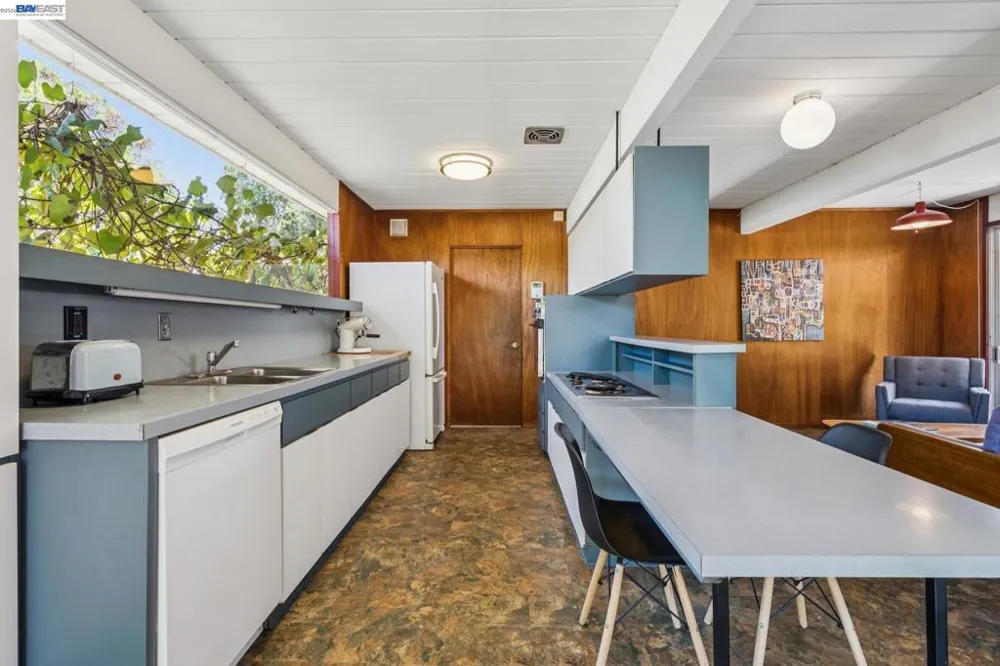5427 Greenridge Rd Castro Valley, CA 94552