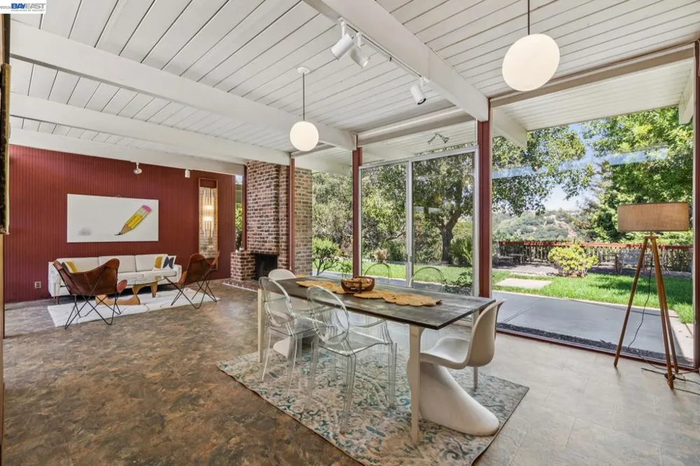 5427 Greenridge Rd Castro Valley, CA 94552