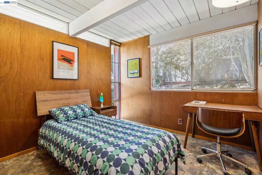 5427 Greenridge Rd Castro Valley, CA 94552