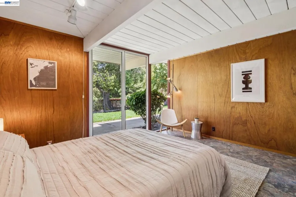 5427 Greenridge Rd Castro Valley, CA 94552