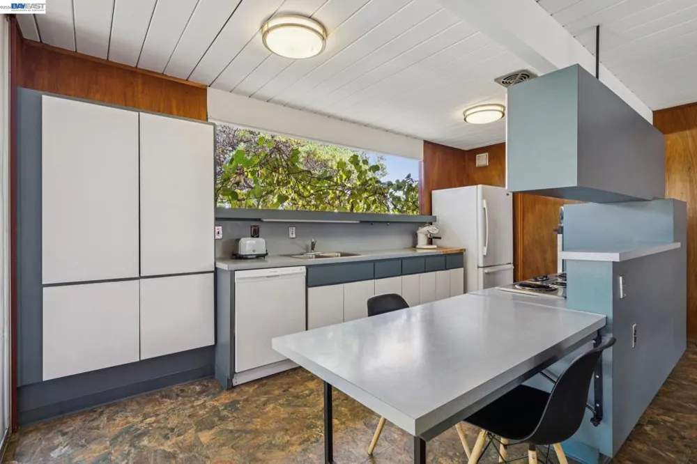5427 Greenridge Rd Castro Valley, CA 94552