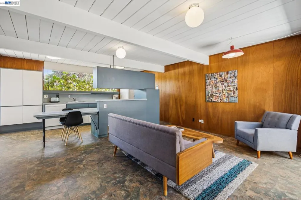 5427 Greenridge Rd Castro Valley, CA 94552