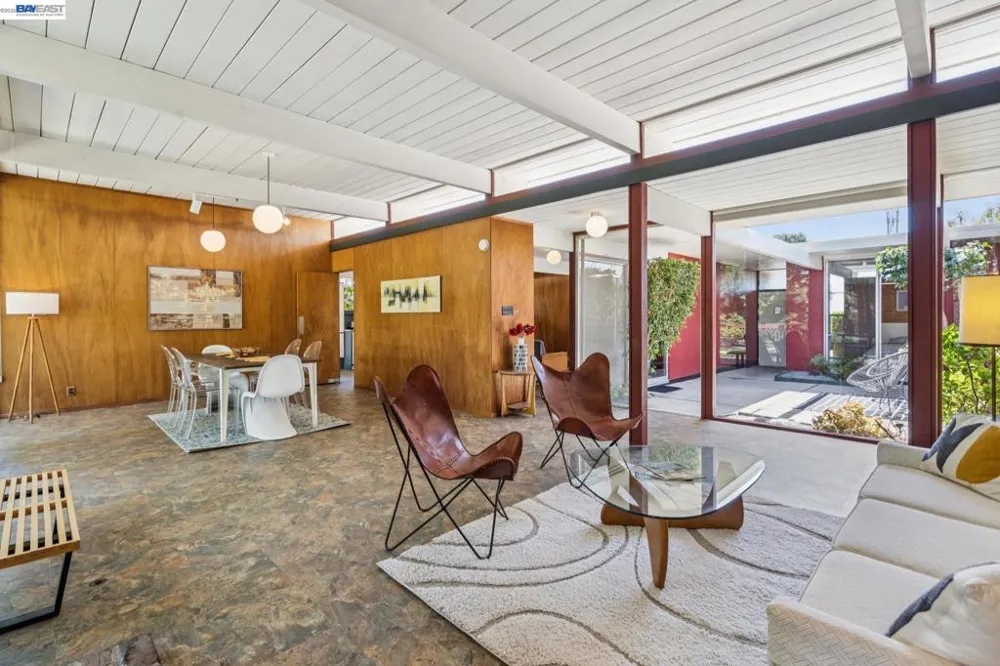 5427 Greenridge Rd Castro Valley, CA 94552