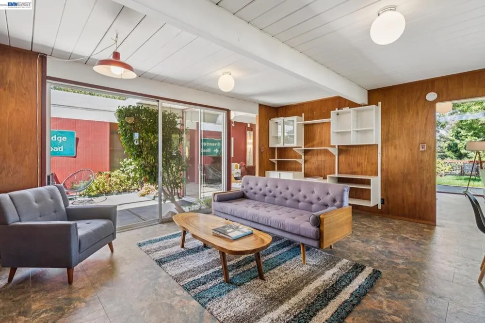 5427 Greenridge Rd Castro Valley, CA 94552
