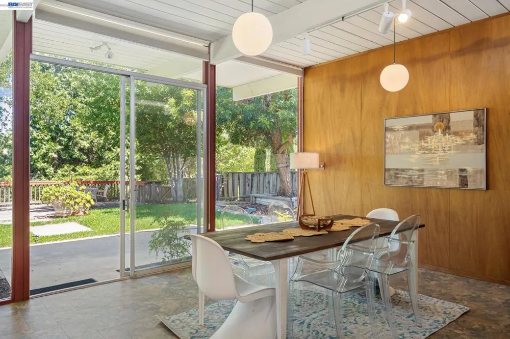 5427 Greenridge Rd Castro Valley, CA 94552