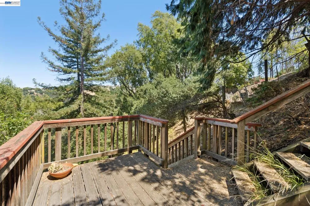 5427 Greenridge Rd Castro Valley, CA 94552