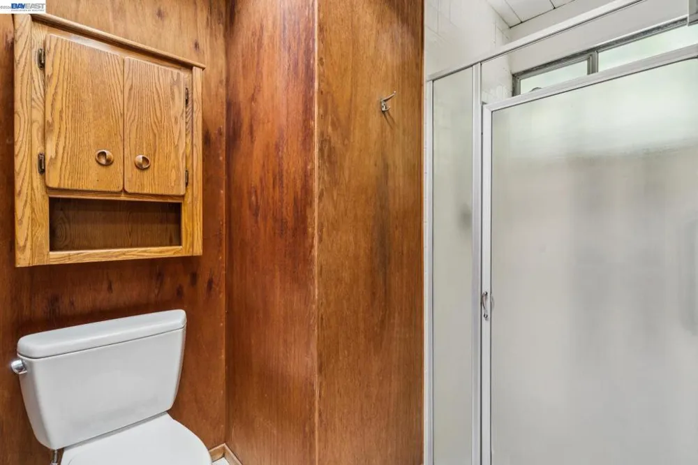 5427 Greenridge Rd Castro Valley, CA 94552