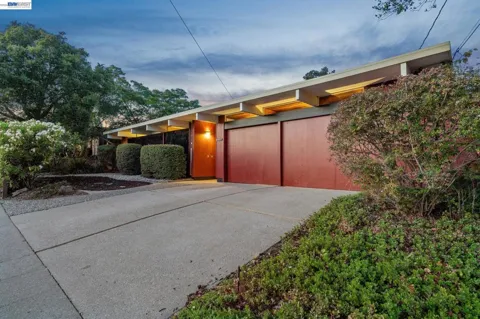 5427 Greenridge Rd