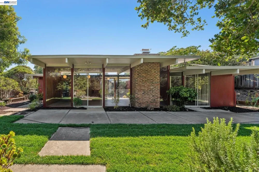 5427 Greenridge Rd Castro Valley, CA 94552
