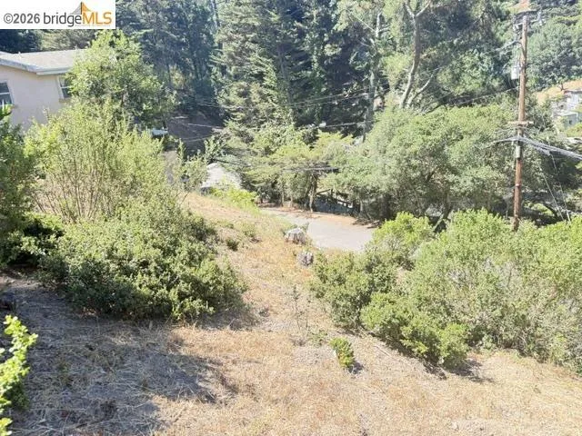 Aitken Dr Oakland, CA 94603