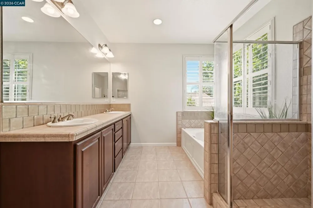 19 Renoir Ct Oakley, CA 94561