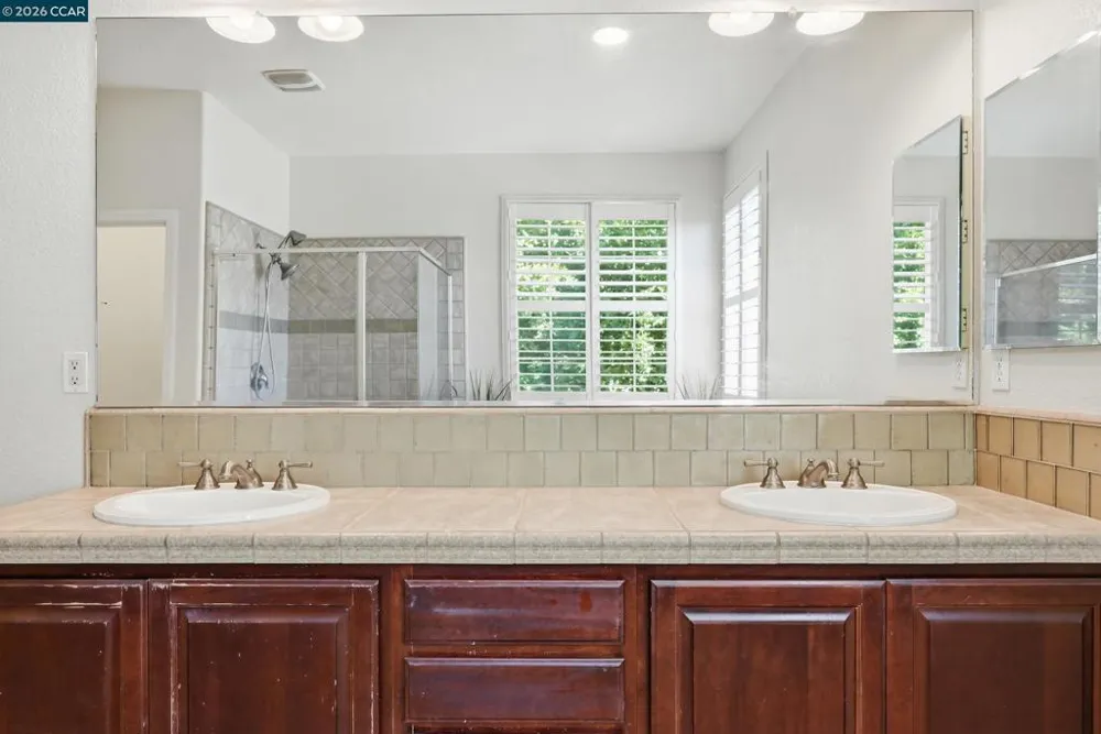 19 Renoir Ct Oakley, CA 94561