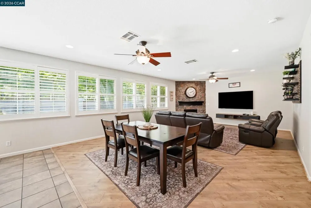 19 Renoir Ct Oakley, CA 94561