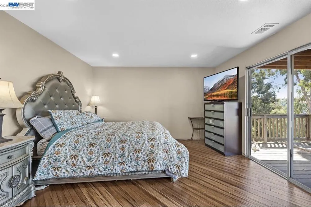 28016 Whitestone Ct Hayward, CA 94542