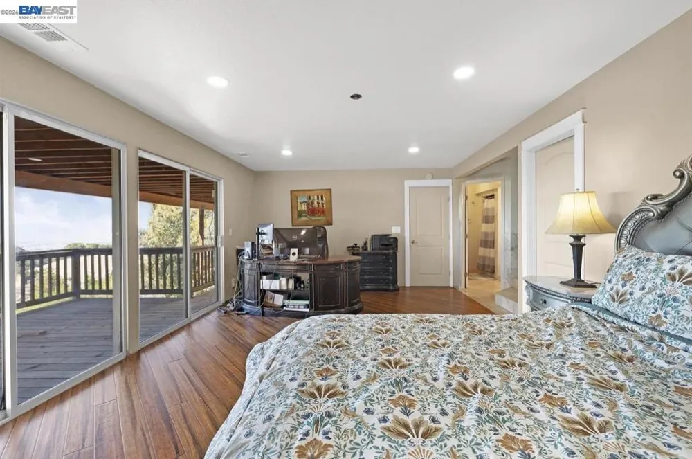 28016 Whitestone Ct Hayward, CA 94542