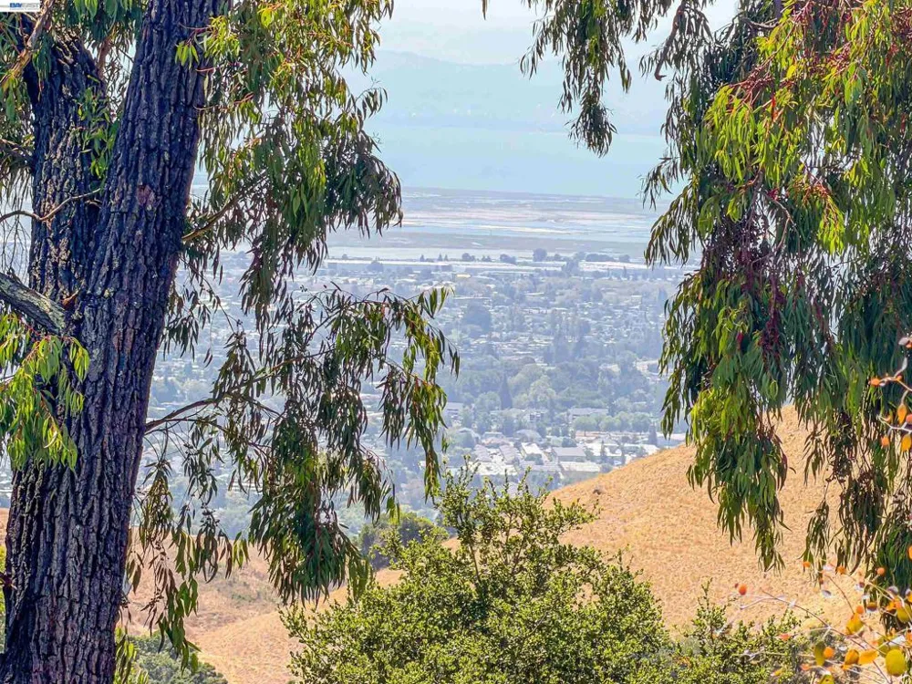 28016 Whitestone Ct Hayward, CA 94542