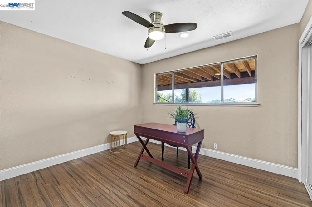 28016 Whitestone Ct Hayward, CA 94542