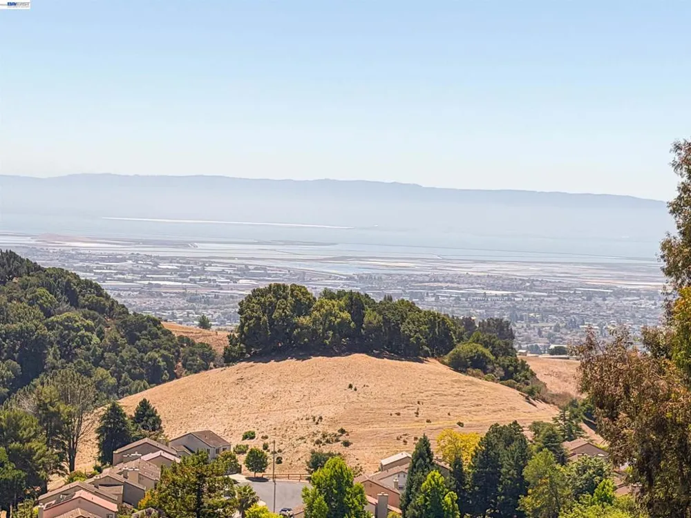 28016 Whitestone Ct Hayward, CA 94542